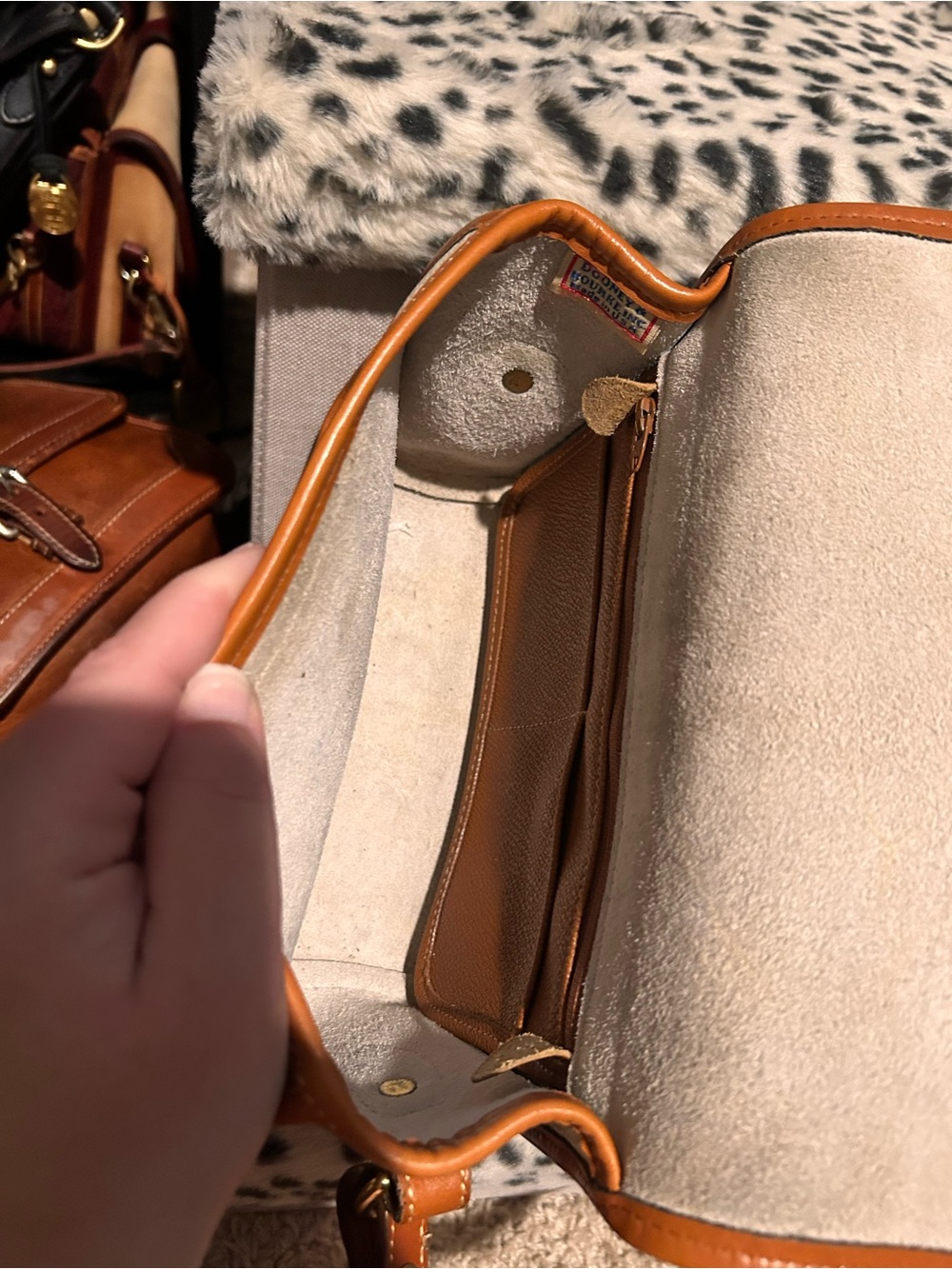 Dooney & Bourke Vintage All-Weather Leather Surrey bag w/ Matching Wallet - Picture 15 of 16